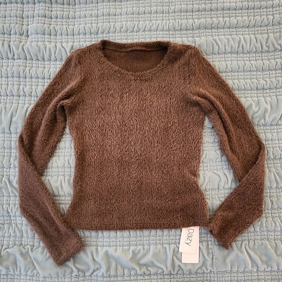Dazy Brown Fuzzy Long Sleeve Top Size Medium - NWT - Picture 2 of 8